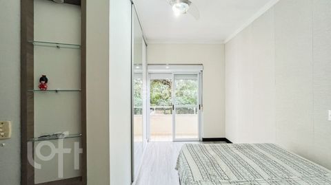 Image 6 - 869846