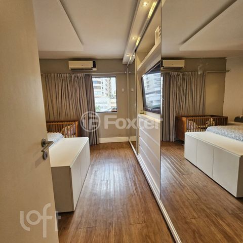 Image 8 - 869863