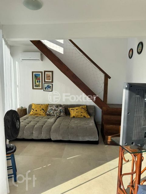 Image 8 - 869866