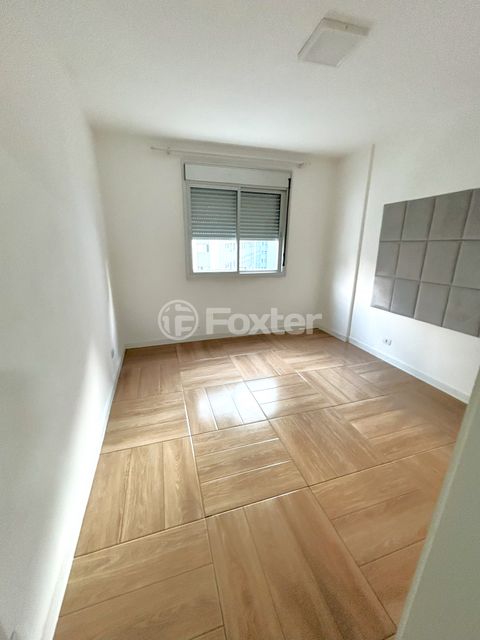 Image 8 - 869867