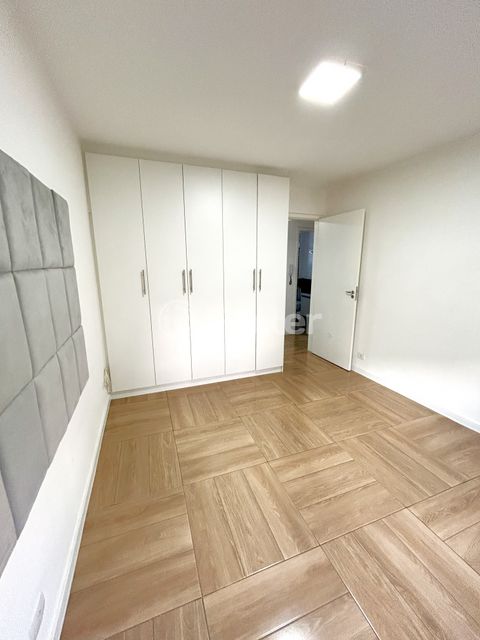 Image 6 - 869867
