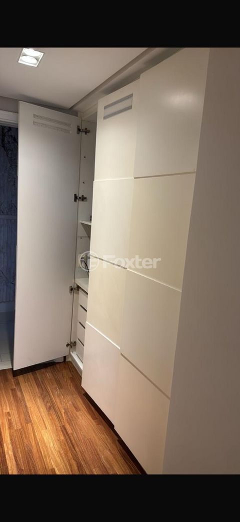 Image 7 - 869902