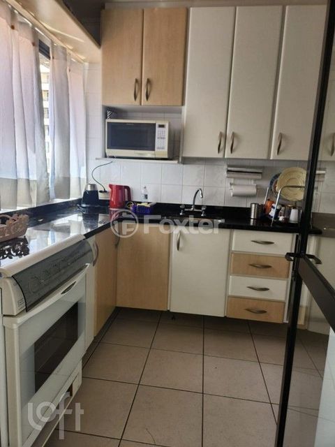 Image 15 - 869932