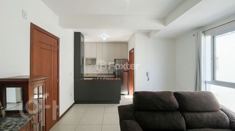 Image 8 - 869946