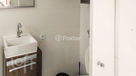 Image 17 - 869948