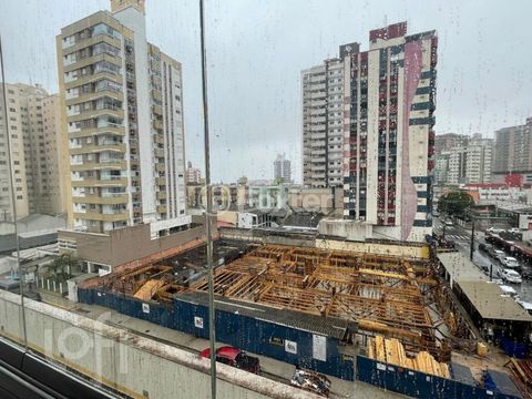 Image 4 - 869957