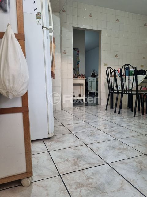 Image 17 - 869973