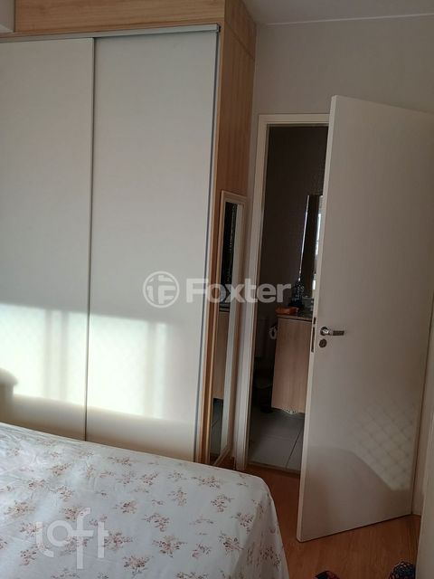 Image 8 - 869975