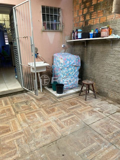 Image 10 - 870002