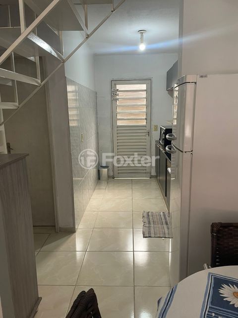 Image 8 - 870002