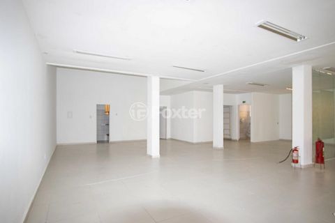 Image 19 - 870058