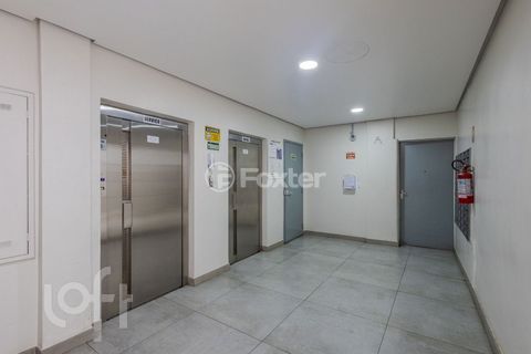 Image 17 - 870065