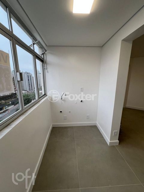 Image 7 - 870131