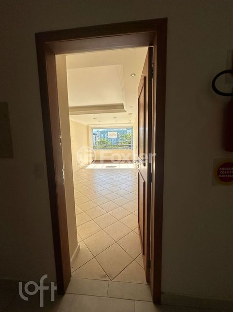 Image 1 - 870151