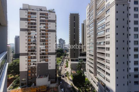 Image 5 - 870213