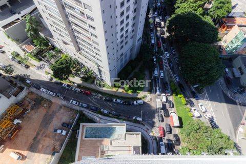 Image 13 - 870255