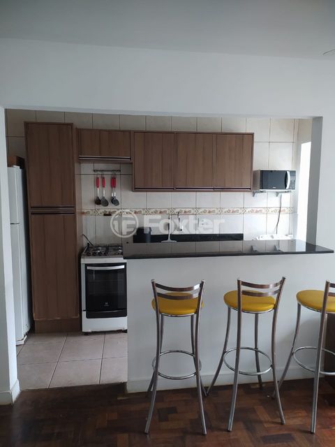 Image 4 - 870282