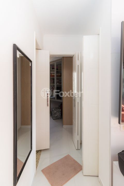 Image 8 - 870291