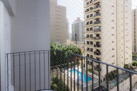 Image 4 - 870295