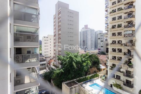 Image 12 - 870295