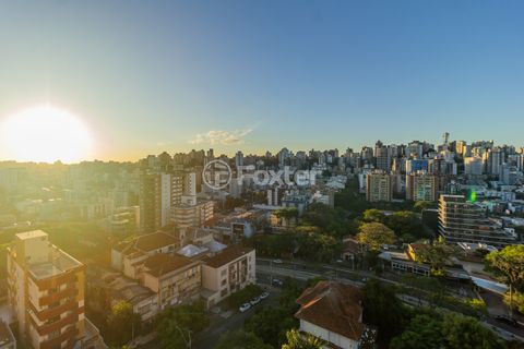 Image 12 - 870297