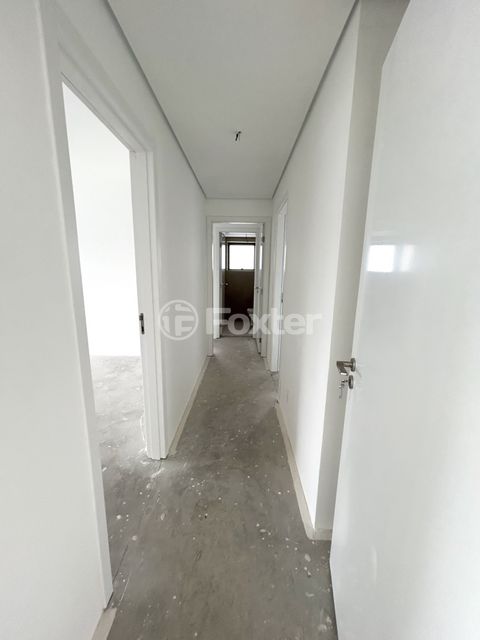 Image 17 - 870304