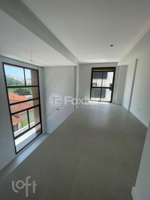Image 7 - 870308