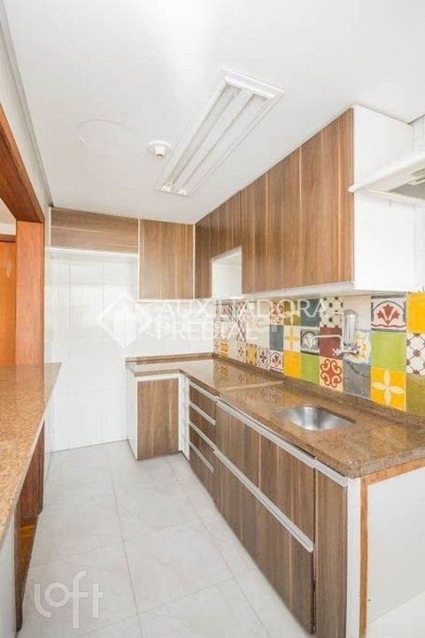 Image 7 - 870409