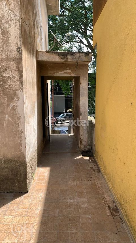 Image 11 - 870415