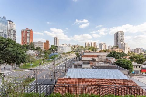 Image 8 - 870433