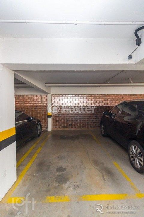 Image 19 - 870460