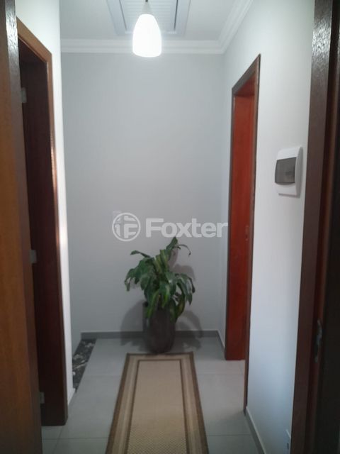 Image 8 - 870556