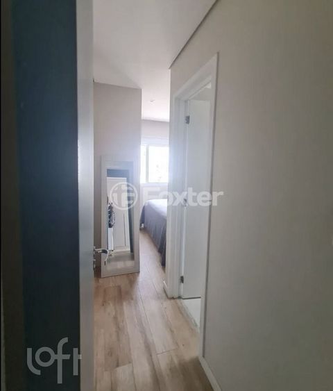 Image 7 - 870615