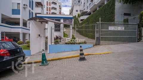 Image 8 - 870692