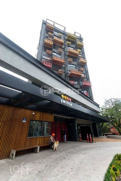 Image 9 - 870696