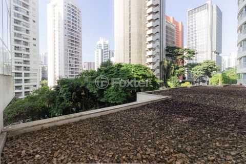 Image 5 - 870703