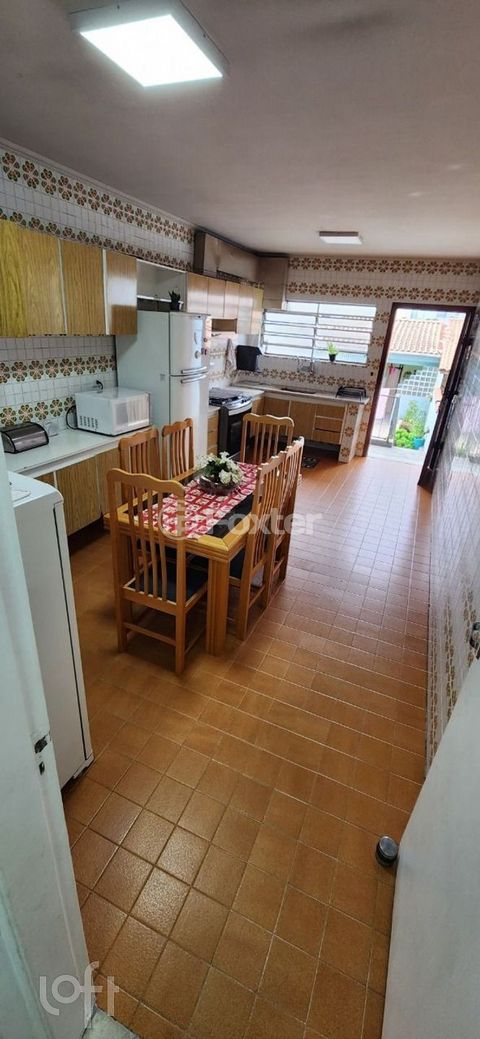Image 4 - 870714