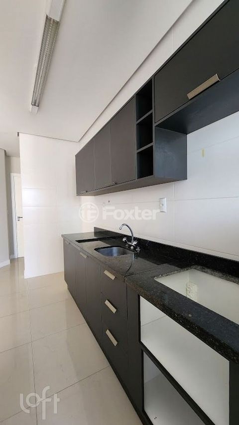 Image 7 - 870728