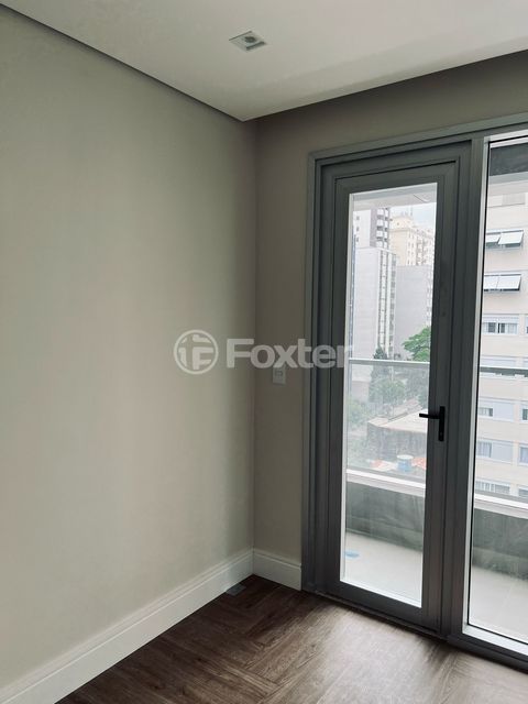 Image 19 - 870732