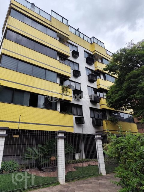 Image 1 - 870768