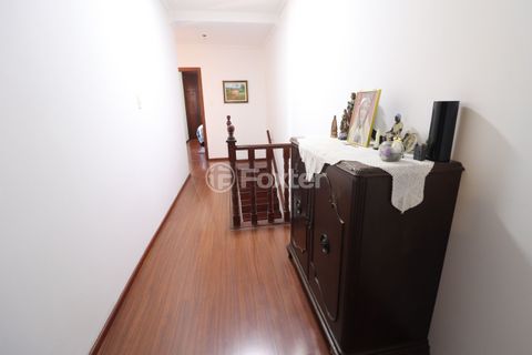 Image 11 - 870797