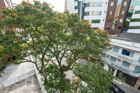 Image 12 - 870814