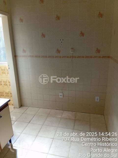 Image 1 - 870874