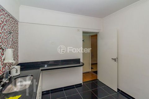 Image 19 - 870906