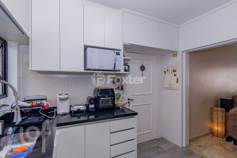 Image 4 - 870931