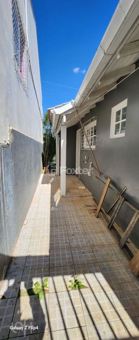 Image 4 - 870945