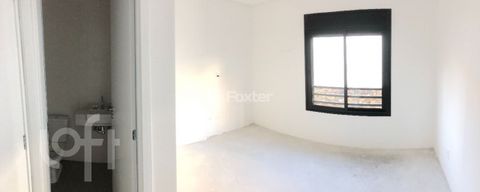 Image 4 - 870947