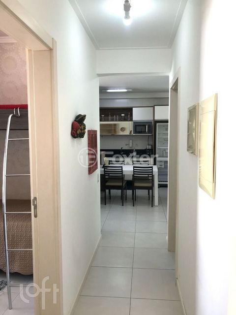 Image 19 - 870982