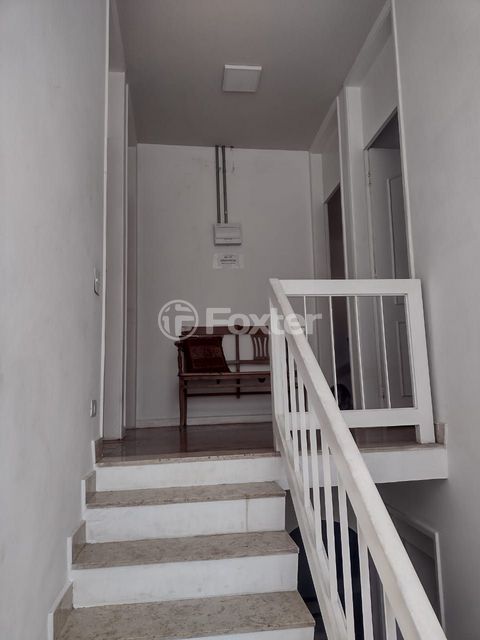 Image 6 - 870984