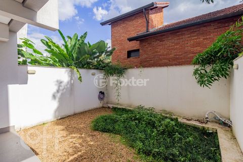 Image 17 - 870991